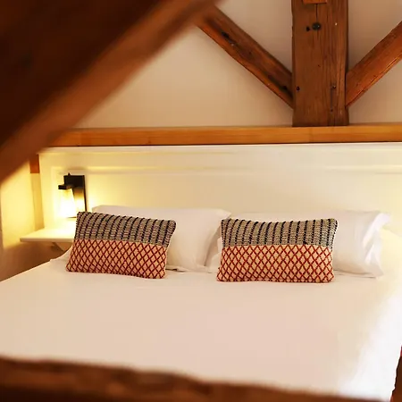 Eco-domaine La Fontaine - Hotel-spa - 300 M De La Fontaine Aux Bretons Hotel 4*