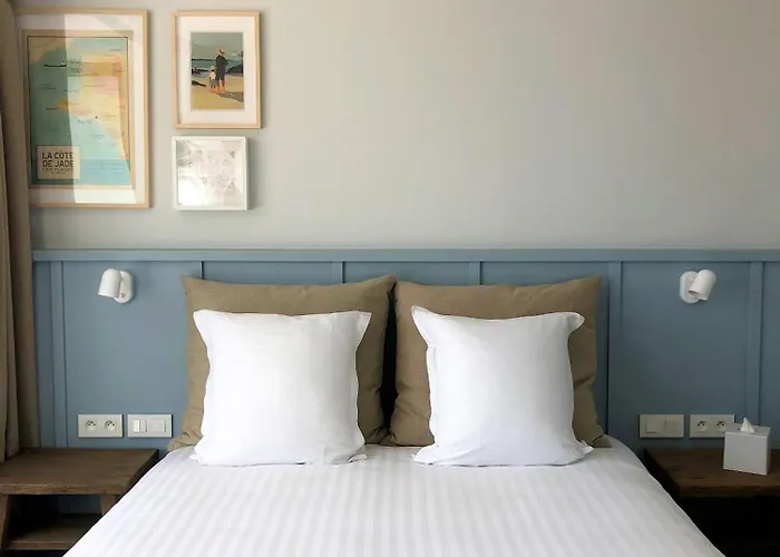 Eco-domaine La Fontaine - Hotel-spa - 300 M De La Fontaine Aux Bretons Hotel