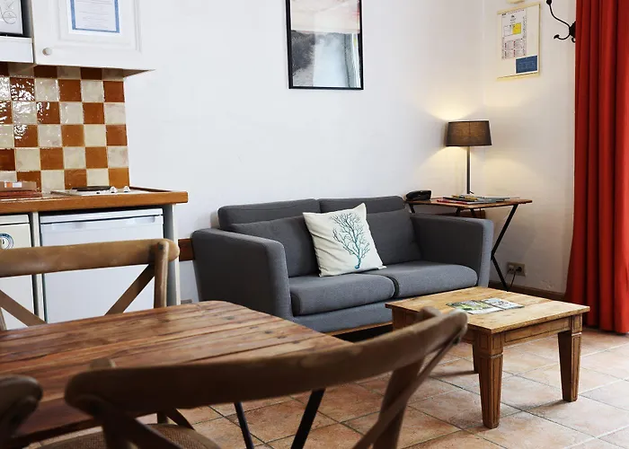 Hotel Eco-domaine La Fontaine - Hotel-spa - 300 M De La Fontaine Aux Bretons