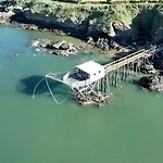Ξενοδοχείο Eco-domaine La Fontaine - Hotel-spa - 300 M De La Fontaine Aux Bretons 4*