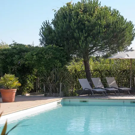 Eco-domaine La Fontaine - Hotel-spa - 300 M De La Fontaine Aux Bretons 4* ポルニック