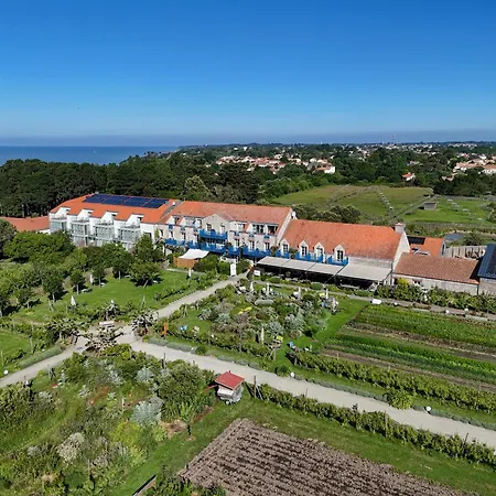 Eco-domaine La Fontaine - Hotel-spa - 300 M De La Fontaine Aux Bretons 4* ポルニック