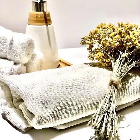 Eco-domaine La Fontaine - Hotel-spa - 300 M De La Fontaine Aux Bretons 4* ポルニック