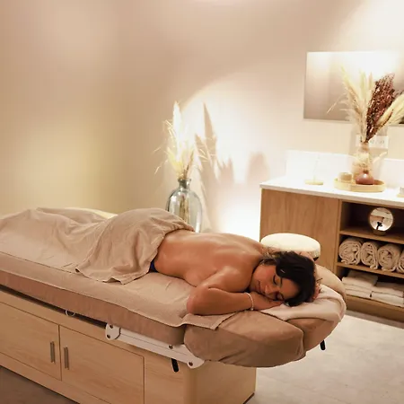 Eco-domaine La Fontaine - Hotel-spa - 300 M De La Fontaine Aux Bretons 4*