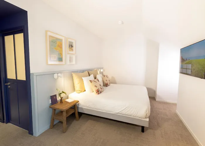 Eco-Domaine La Fontaine - Hotel-Spa - 300 M Plage De La Fontaine Aux Bretons Hotel