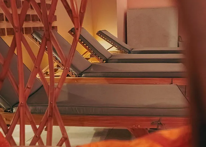 Eco-domaine La Fontaine - Hotel-spa - 300 M De La Fontaine Aux Bretons Hotel 4*