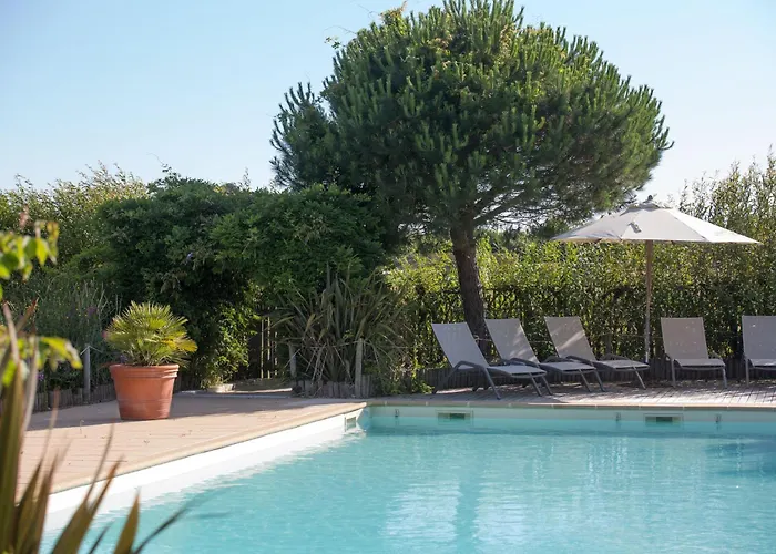 Eco-domaine La Fontaine - Hotel-spa - 300 M De La Fontaine Aux Bretons 4* Pornic