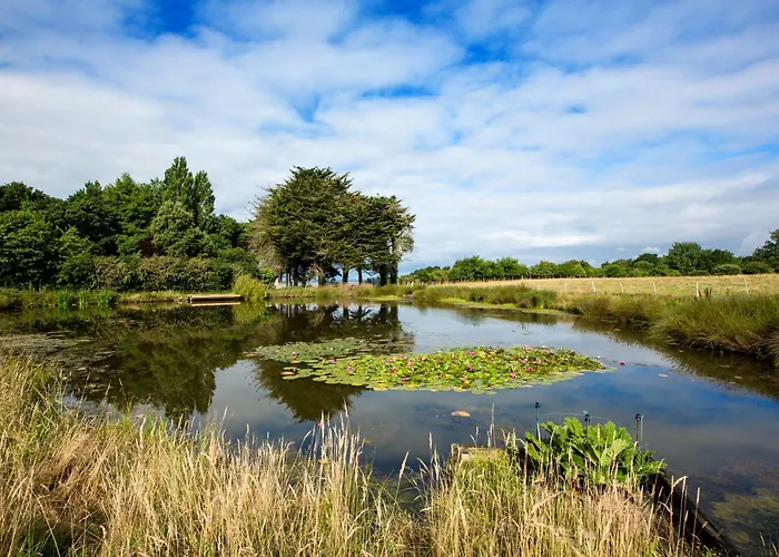 Eco-Domaine La Fontaine - Hotel-Spa - 300 M Plage De La Fontaine Aux Bretons 4*