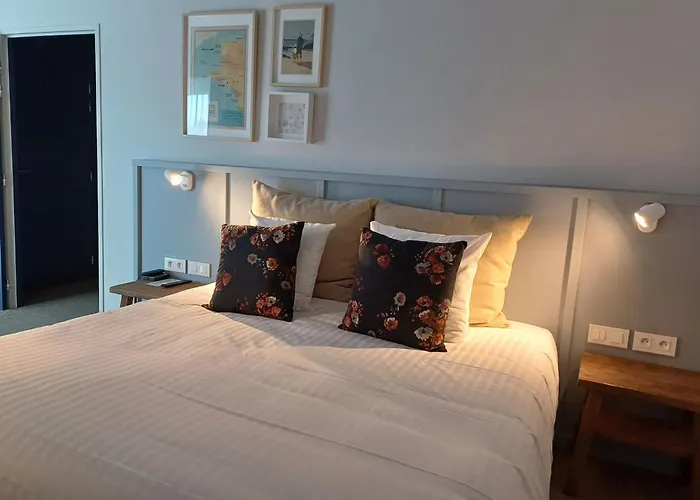 Eco-Domaine La Fontaine - Hotel-Spa - 300 M Plage De La Fontaine Aux Bretons Pornic