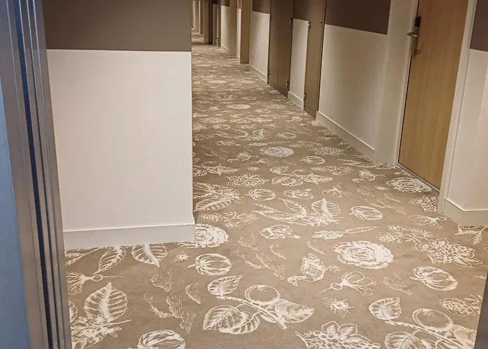 Hotel Eco-domaine La Fontaine - Hotel-spa - 300 M De La Fontaine Aux Bretons 4*