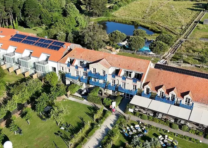 Eco-Domaine La Fontaine - Hotel-Spa - 300 M Plage De La Fontaine Aux Bretons Hotel 4*