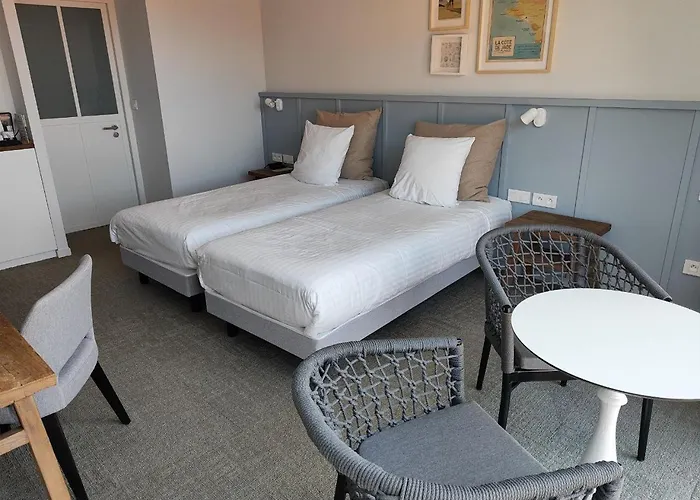 Eco-domaine La Fontaine - Hotel-spa - 300 M De La Fontaine Aux Bretons Hotel 4*