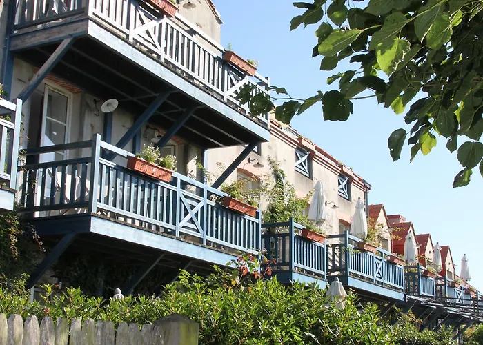 Hotel Eco-Domaine La Fontaine - Hotel-Spa - 300 M Plage De La Fontaine Aux Bretons 4*