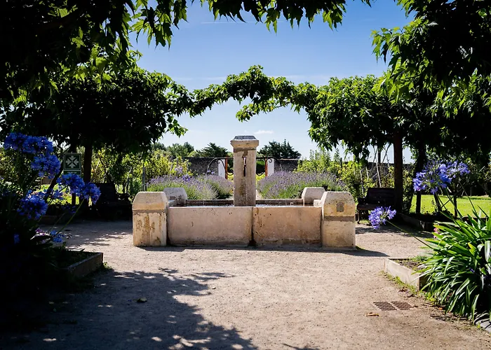 Hotel Eco-Domaine La Fontaine - Hotel-Spa - 300 M Plage De La Fontaine Aux Bretons