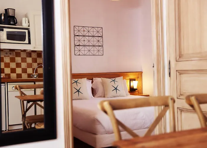 Eco-domaine La Fontaine - Hotel-spa - 300 M De La Fontaine Aux Bretons 4* Pornic