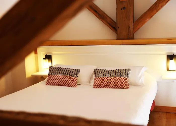 Eco-domaine La Fontaine - Hotel-spa - 300 M De La Fontaine Aux Bretons Hotel 4*