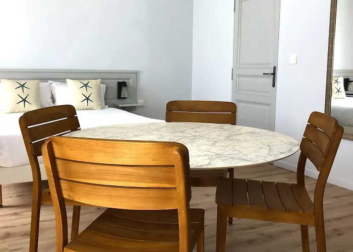 Eco-domaine La Fontaine - Hotel-spa - 300 M De La Fontaine Aux Bretons 4* Pornic