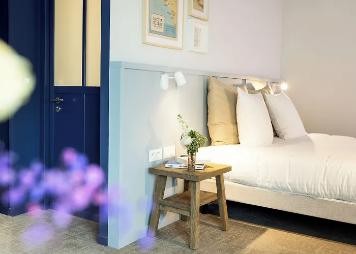 Eco-domaine La Fontaine - Hotel-spa - 300 M De La Fontaine Aux Bretons Hotel 4*