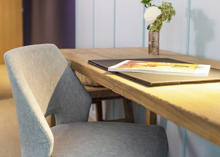 Hotel Eco-Domaine La Fontaine - Hotel-Spa - 300 M Plage De La Fontaine Aux Bretons 4*